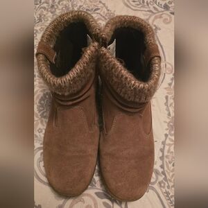 Khombu Laura Brown Faux Fur Trim Lined Ankle Snow Boots Women's 9M Side Zip